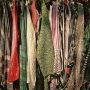 De ce merită să vinzi haine second hand?