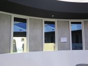 Guardian Glass introduce viitorul umbririi dinamice, prin întunecare completă la o simplă atingere de buton, pentru ferestre și uși