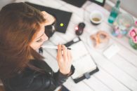 Cum ajută un curs de coafură persoanele care doresc un loc de munca plăcut şi de viitor?