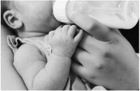 In ce situatii apeleaza mamicile la hranirea bebelusilor cu lapte praf?