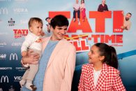 „Tati Full Time” este în cinematografe. Comedia te face să râzi și să plângi când te gândești la familiile din prezent
