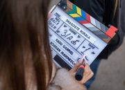 „Dragoste la Țară” depășește pragul de 400.000 de bilete vândute și ajunge pe locul 5 după încasări a celor mai de succes filme românești