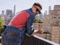 Tommy Hilfiger invită toți iubitorii de demin în universul lui Romeo Beckham
