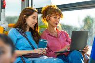 Studiu SD Worx: naveta urbană, în contratimp. Românii parcurg cea mai scurtă distanță în naveta zilnică, față de ceilalți europeni, dar petrec aproape 53 de minute pe drum