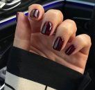 Manichiura sezonului rece: nuanțe intense și finisaje care transformă unghiile în accesorii
