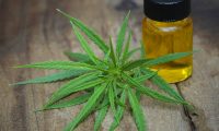 3 argumente solide pentru care sa oferi ulei de canabis copiilor tai, daca au probleme