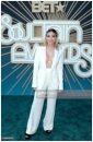 Actrița Paige Hurd a purtat TommyXZendaya la Soul Train Awards 2019