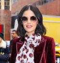 actrița Lucy Hale a purtat o ținută TommyXZendaya în timpul turului de presă organizat în New York