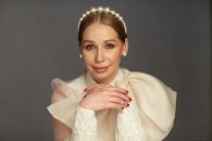 Larisa Tănase: “Nu se mai poartă sprâncenele pătrate”