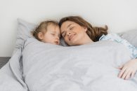 Prichindelul tau va avea un somn ca-n povesti cu aceste perechi de pijamale copii!