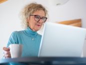 Cursuri online gratis dezvoltate in cadrul Erasmus+ pentru sustinerea imbatranirii active