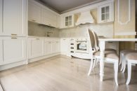 Afla care sunt avantajele utilizarii parchetului stratificat din lemn