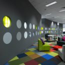 Ayanter pentru un spatiu modern: placarea cu sticla vopsita