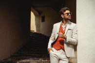Cum sa asortezi vestele colorate pentru barbati la pantofii potriviti