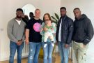 Un electrician român a câștigat un apartament de lux la loteria imobiliară din Anglia