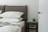 3 modalitati eficienta de a curata patul și pernele