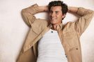 Tommy Hilfiger și Shawn Mendes colaborează pentru o colecție vizând un viitor mai bun cu Classics Reborn pentru Primăvară 2023
