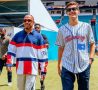 Lewis Hamilton și George Russell au purtat la Miami Grand Prix produse Tommy Hilfiger din noua colecție creată în colaborare cu Mercedes-AMG F1 x Awake NY