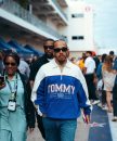George Russell și Lewis Hamilton îmbracați în TOMMY HILFIGER la Austin Grand Prix