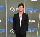 Noah Beck a purtat Tommy Hilfiger HILFIGER la premiera filmului "Sidelined: The QB and Me" în Los Angeles