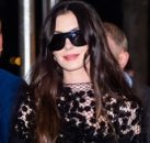 Anne Hathaway, îmbrăcată în Calvin Klein la petrecerea de lansare și sesiunea de Q&A dedicate filmului „Mother Mary”