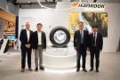 Hankook prezintă prima anvelopă pilot produsă pe noua linie de fabricație pentru anvelope destinate vehiculelor comerciale din Ungaria