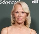 Pamela Anderson, îmbrăcată în Calvin Klein Collection la Gala amfAR din Veneția